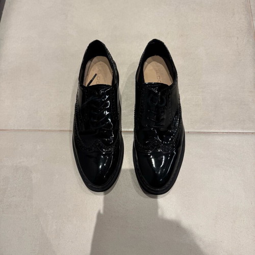 Aldo women's black patent leather shoes like new, size 39