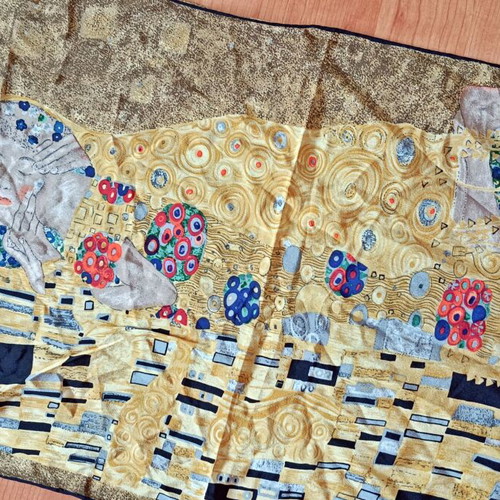 Gustav Klimt The Kiss silk scarf like new, colorful