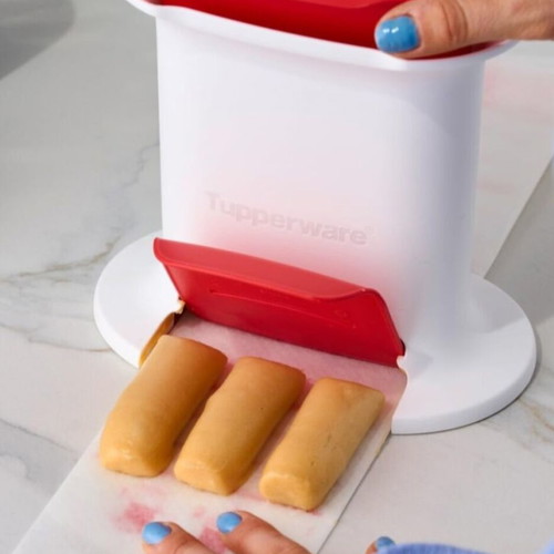 Tupperware Roll Press 630ml new with 4 attachments for cookies