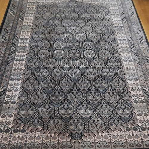 Machine-made wool rug used 3.00x2.00 from Viokarpet