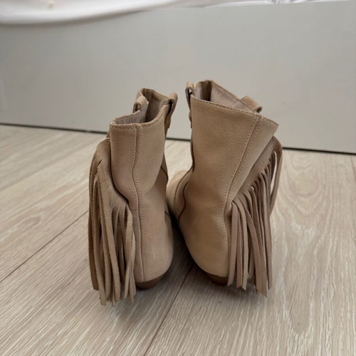 Cowboy suede ankle boots with fringe Zara used, beige leather