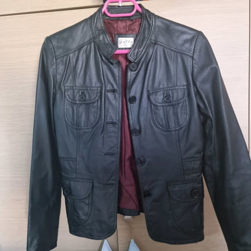 Leather jackets like new, pack of 3 women's
