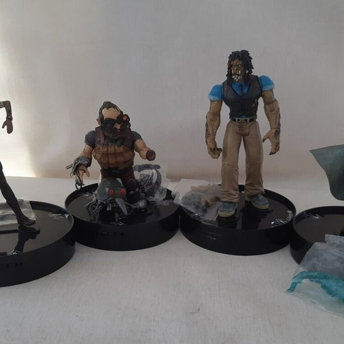 Set of 4 horror electronic game figures used