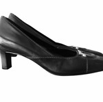 Salvatore Ferragamo Gaucho Leather Pumps used, black, size 7.5 B