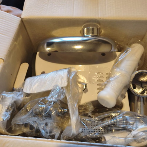 Meat Grinder like new with manual and accessories