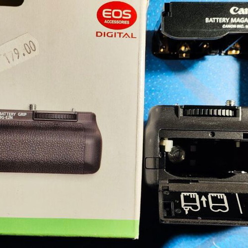 Canon BG-E2N Battery Grip unused, complete package