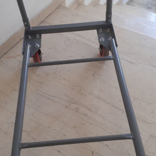 Metal trolley ZOWN like new with 4 wheels and brake