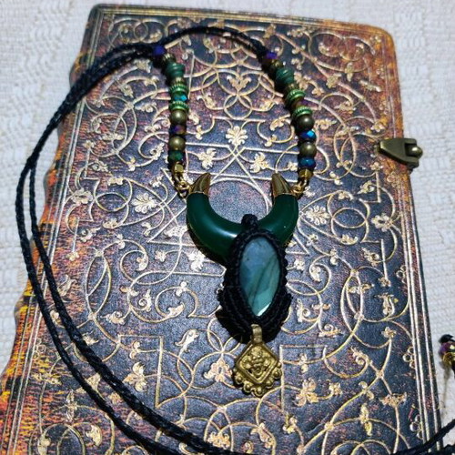 Macrame necklace new with green onyx and labradorite semi-precious stones
