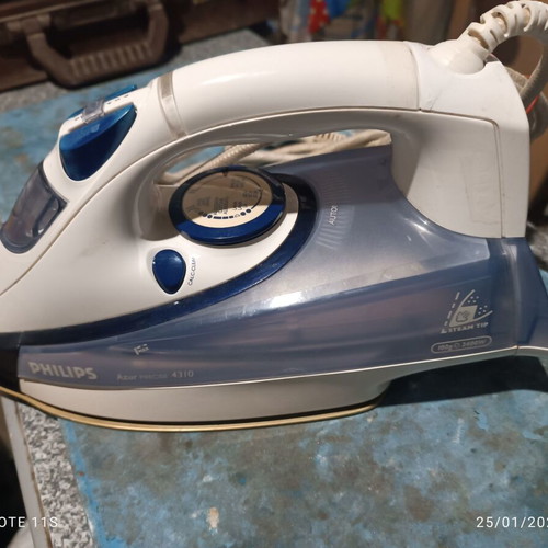Philips steam iron used in excellent working condition