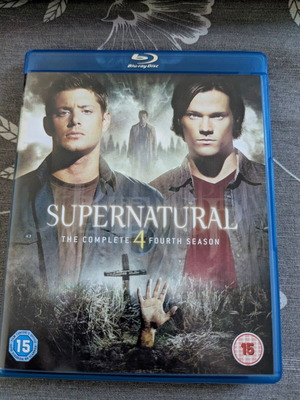 Supernatural Season 4 комплект Blu-Ray като нов с субтитри