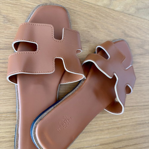 Hermes leather slippers, size 40, tan color