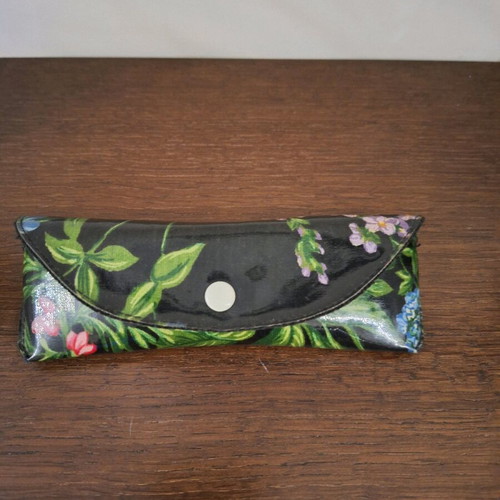 Oxydo eyeglass frame used with case