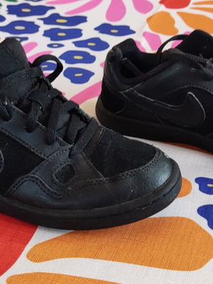 Nike sneakers size 31 used, black