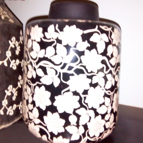 Chinese vase set used with lotus flower, black and white