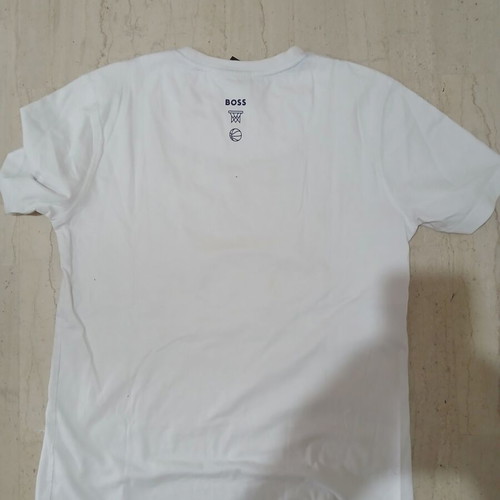 T shirt medium white Lakers Boss used, excellent condition