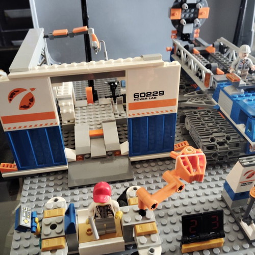 Lego Space Launch Pad used, original