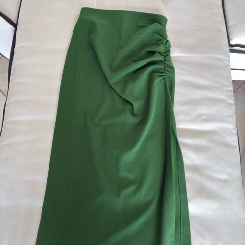 Zara green high-waisted skirt with front slit, like new