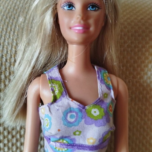 Barbie Chic doll from 2000s, like new with original clothes and shoes