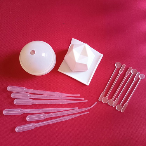 Molds with pipettes and stirrers like new