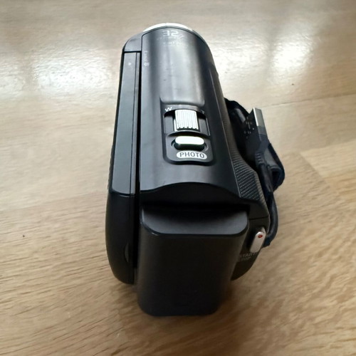 Sony Handycam HDR-CX220 Full HD camcorder like new