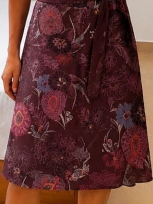 Skirt In Wear size 38 like new, airy summer with belt