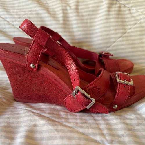 Shoe Bizz red dress sandals size 38 like new
