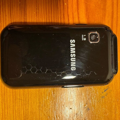 Samsung E1200 and C3300K champ phones like new, set of 2