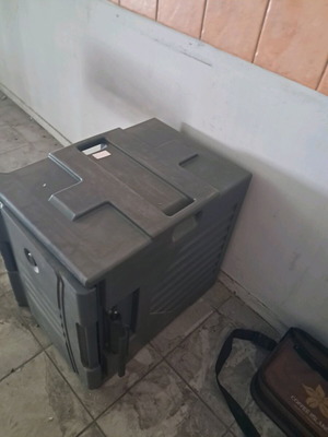 Heated transport box like new