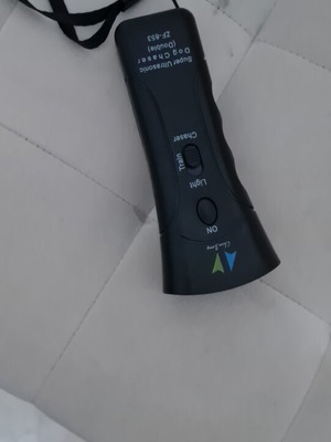 Clicker dog repellent ultrasonic device like new