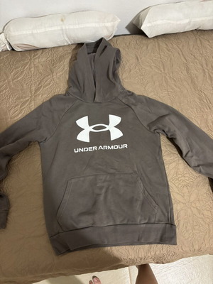 Under Armour φούτερ για παιδιά έως 13 ετών σαν καινούργιο, γκρι