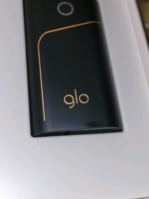 Glo μεταχειρισμένο στο κουτί του