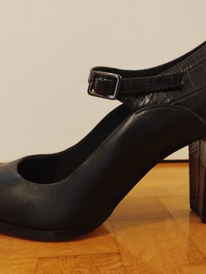 Clarks Kaylin Alba pumps like new, size 39, black