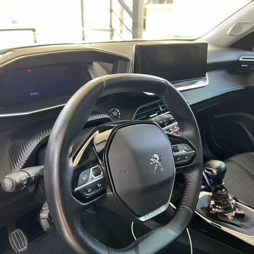Peugeot 2008 Allure Plus 2021, 1.2L petrol, manual