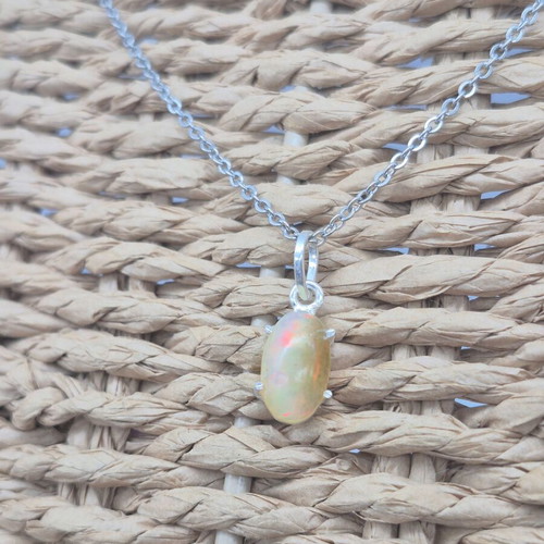 Ethiopian Opal Silver 925 Necklace new, 7 carat gemstone