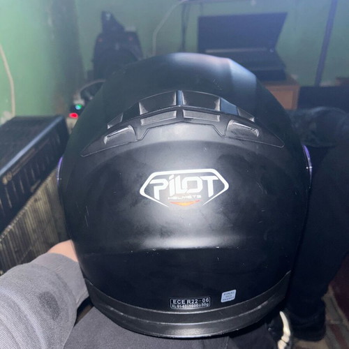 Pilot Road helmet like new