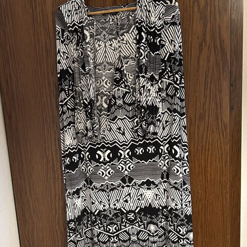 Multifunctional black and white dress size L like new
