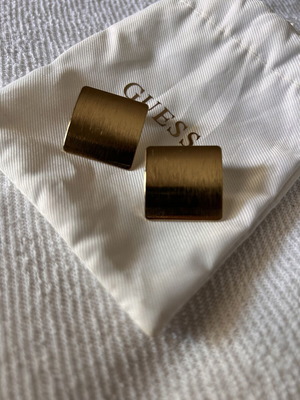 Square stud earrings, gold tone