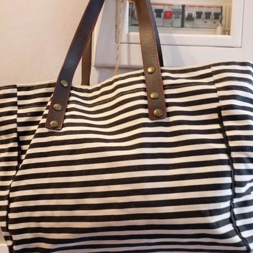 Summer striped bag like new, lightweight fabric