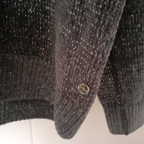 Grey silver pullover like new with silver thread