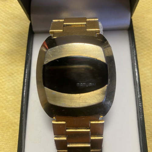 Ρολόι Saturn solid state LED quartz vintage μεταχειρισμένο, χρυσαφί