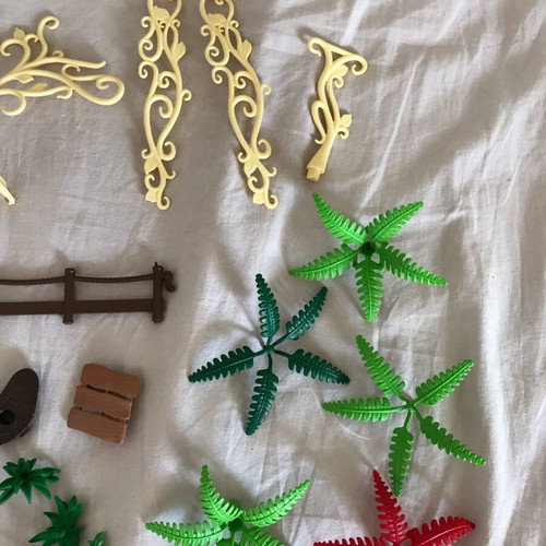Playmobil plants used, all pieces included