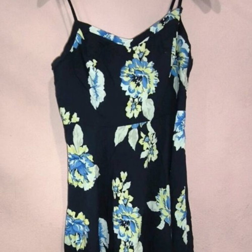 Old Navy Blue Floral Summer Dress like new, medium size