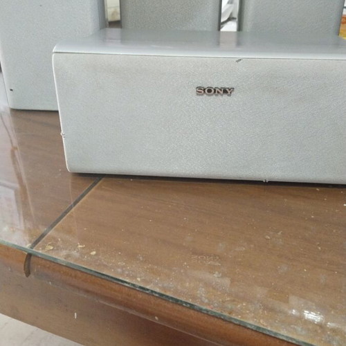 Sony Home Theater 5 Speakers 100W, central and satellite