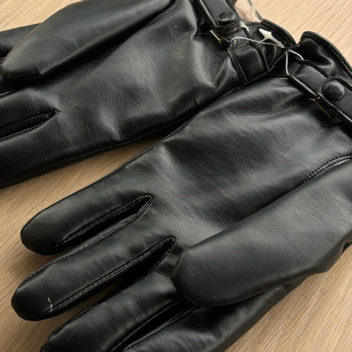 Black gloves new with fur lining men's one size
