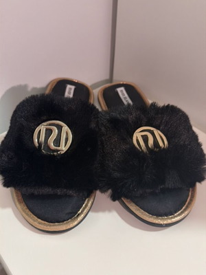 River Island slippers new, black, size 36, fluffy and comfortable