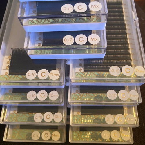 Eyelash extension hairs used, 8 C curl trays