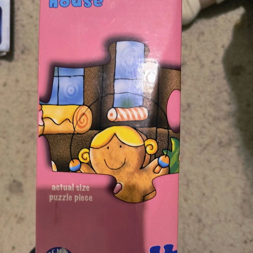 Gingerbread house floor puzzle like new