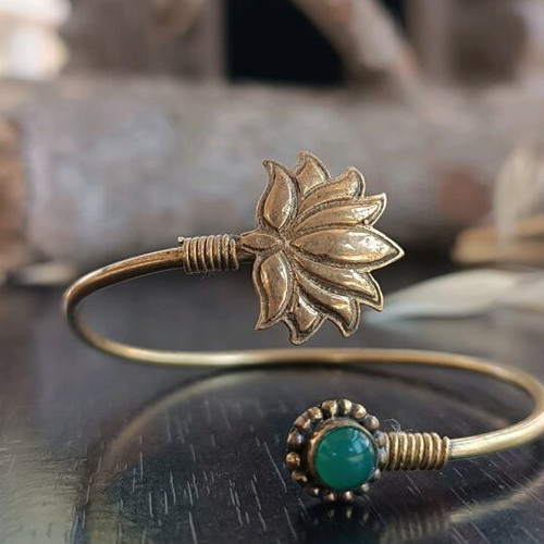 Brass bracelet with aventurine new, adjustable size