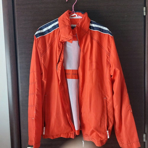 Explorer red jacket like new, size L