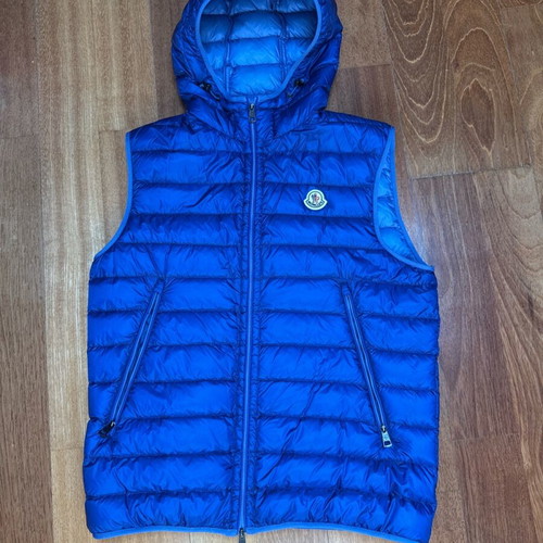 Moncler lightweight vest size 4 blue like new authentic